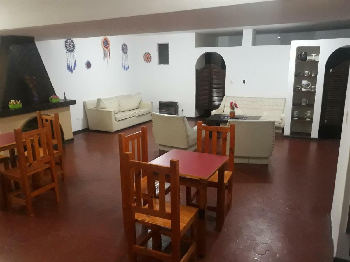 Tu Hostel San Miguel de Tucumán Exteriör bild